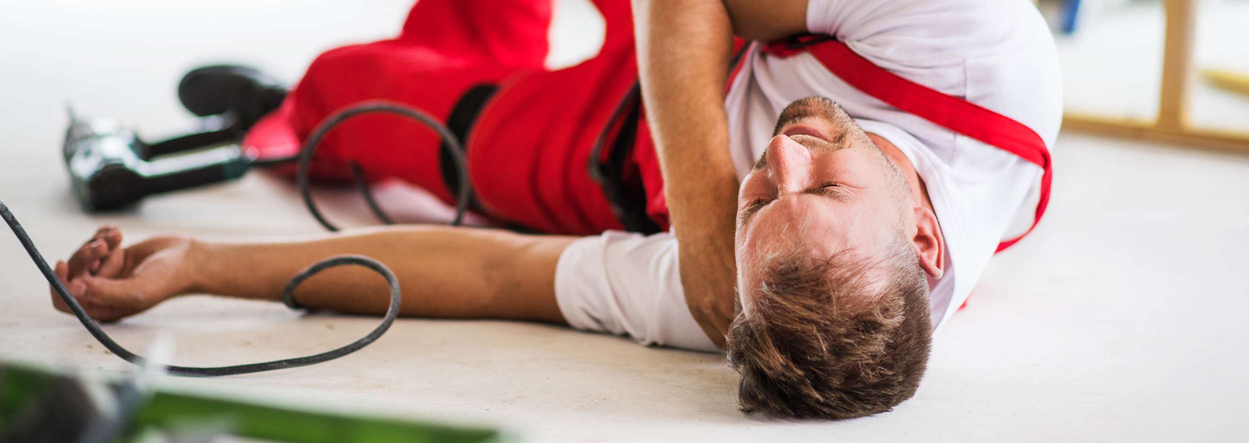 an accident of a man worker at the construction