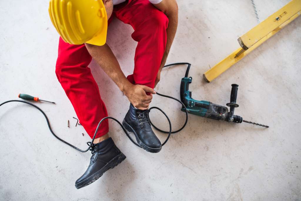 an accident of a man worker at the construction